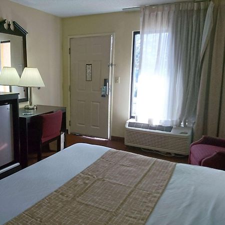 Travelodge By Wyndham Knoxville East Extérieur photo